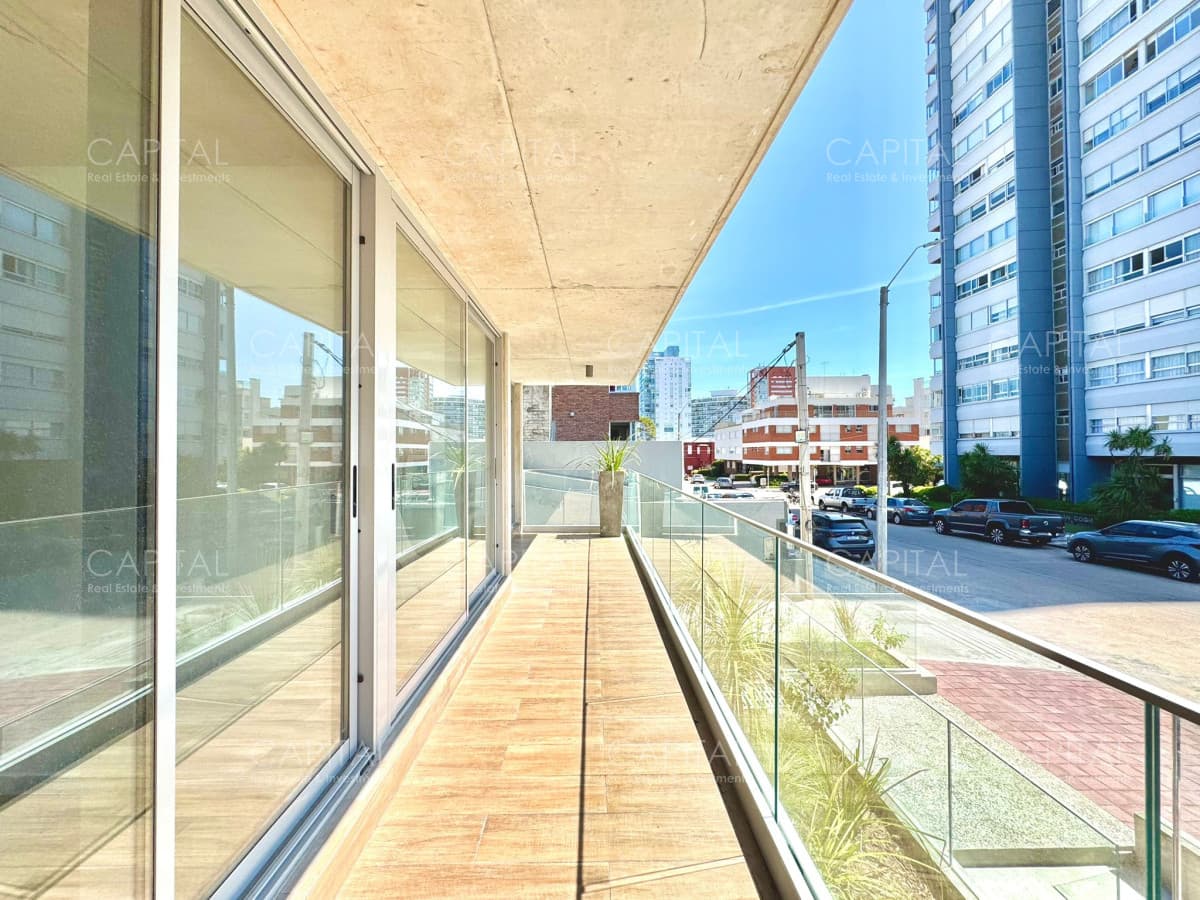 Apartamento de 2 Dormitórios a estrenar.
