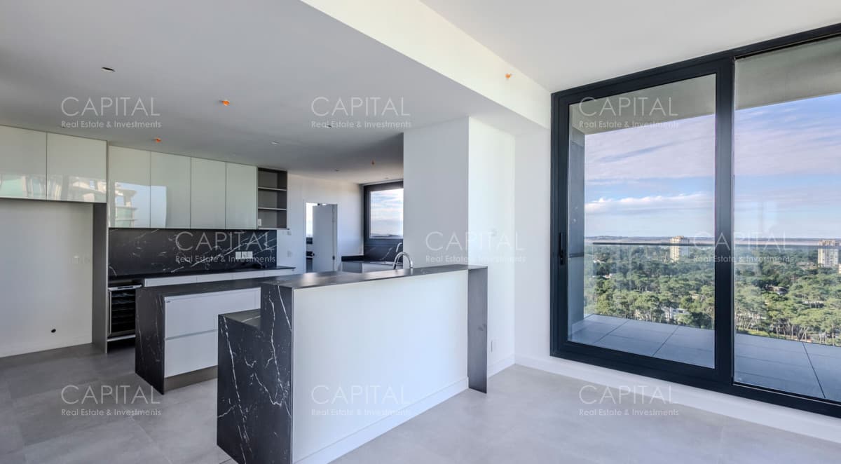Penthouse en edificio Venetian Playa Mansa en Venta