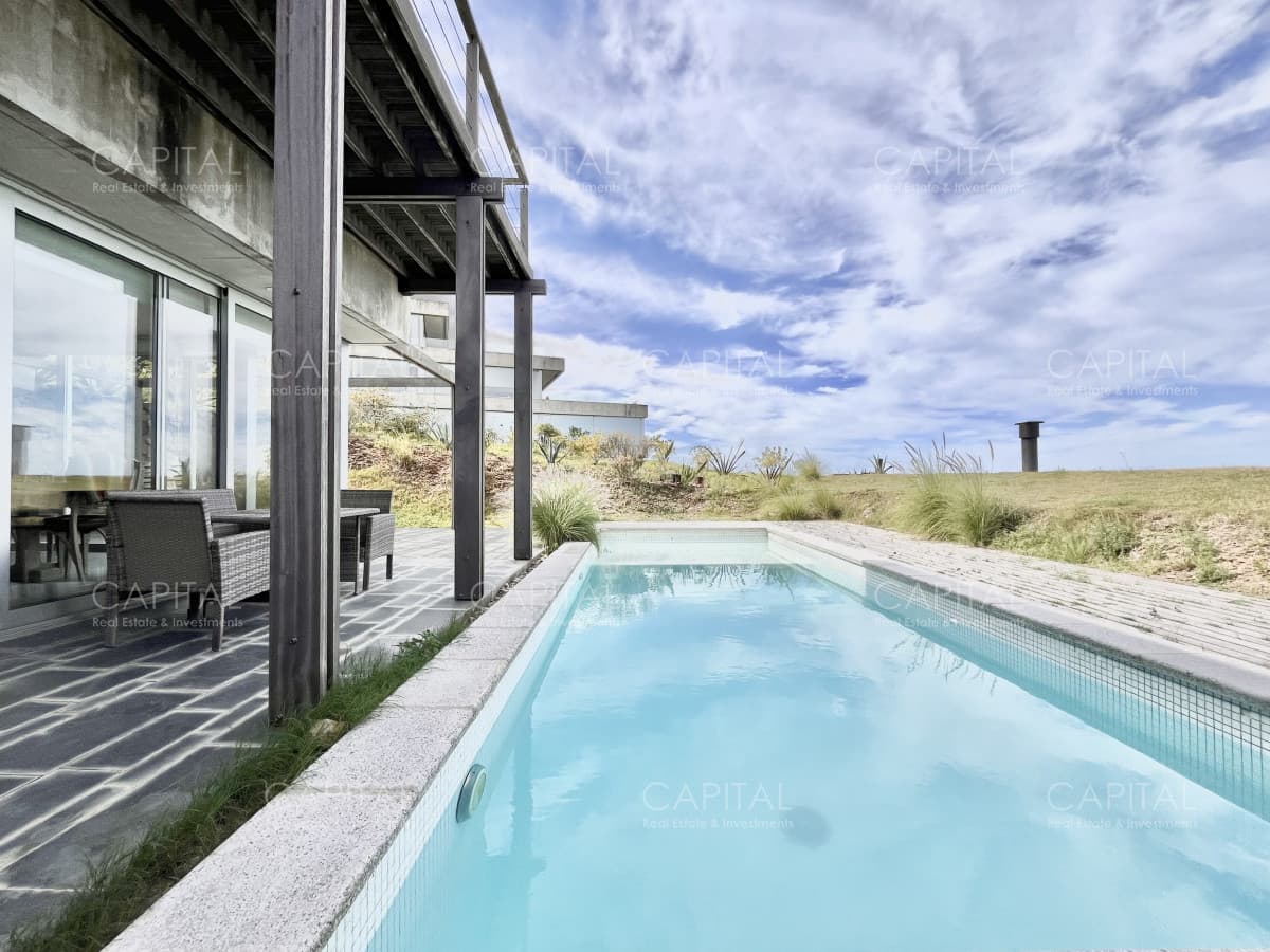 Apartamento de 3 Dormitorios con piscina propia y vista al mar