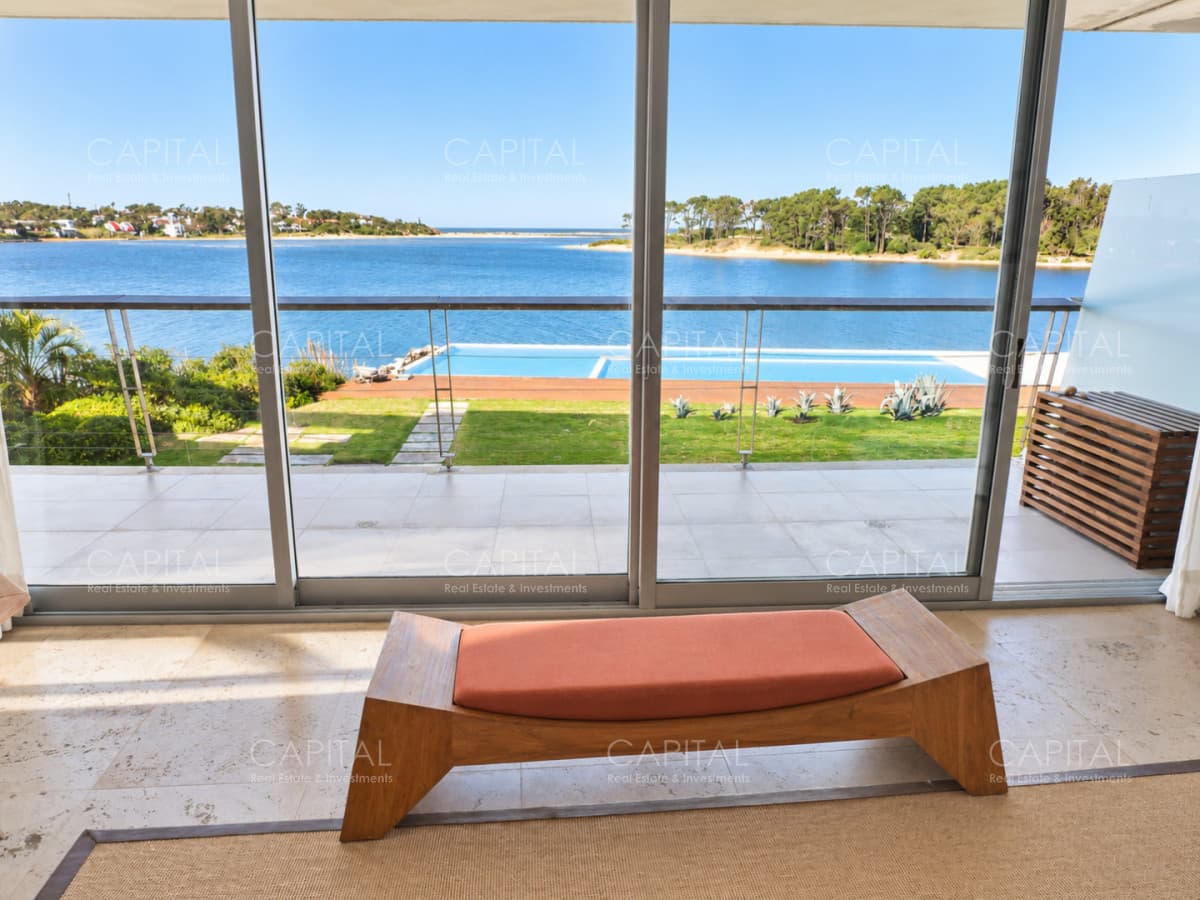 Departamento en venta y alquiler en La Barra con vista a la Laguna