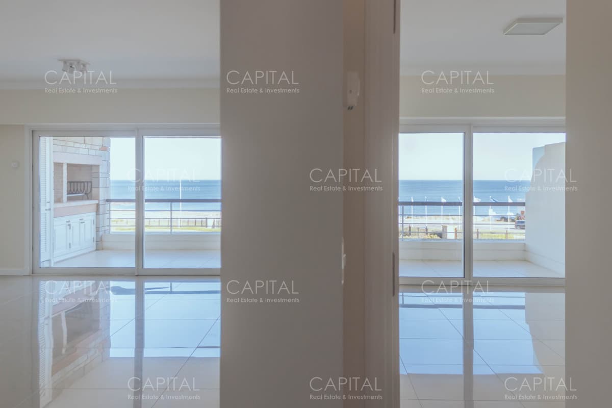 Apartamento en Venta de Dos Dormitorios Playa Mansa