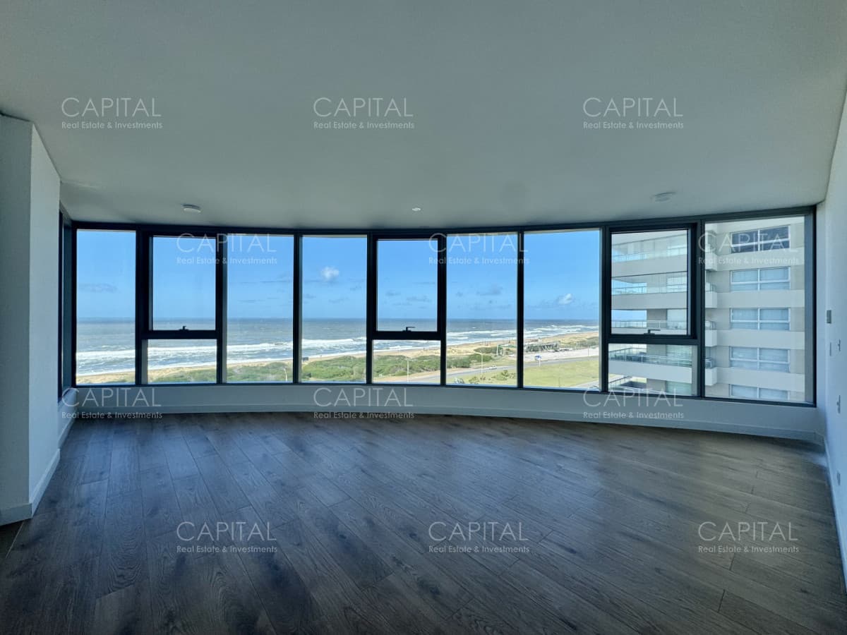 Departamento en Trump Tower de tres dormitorios y servicio en venta