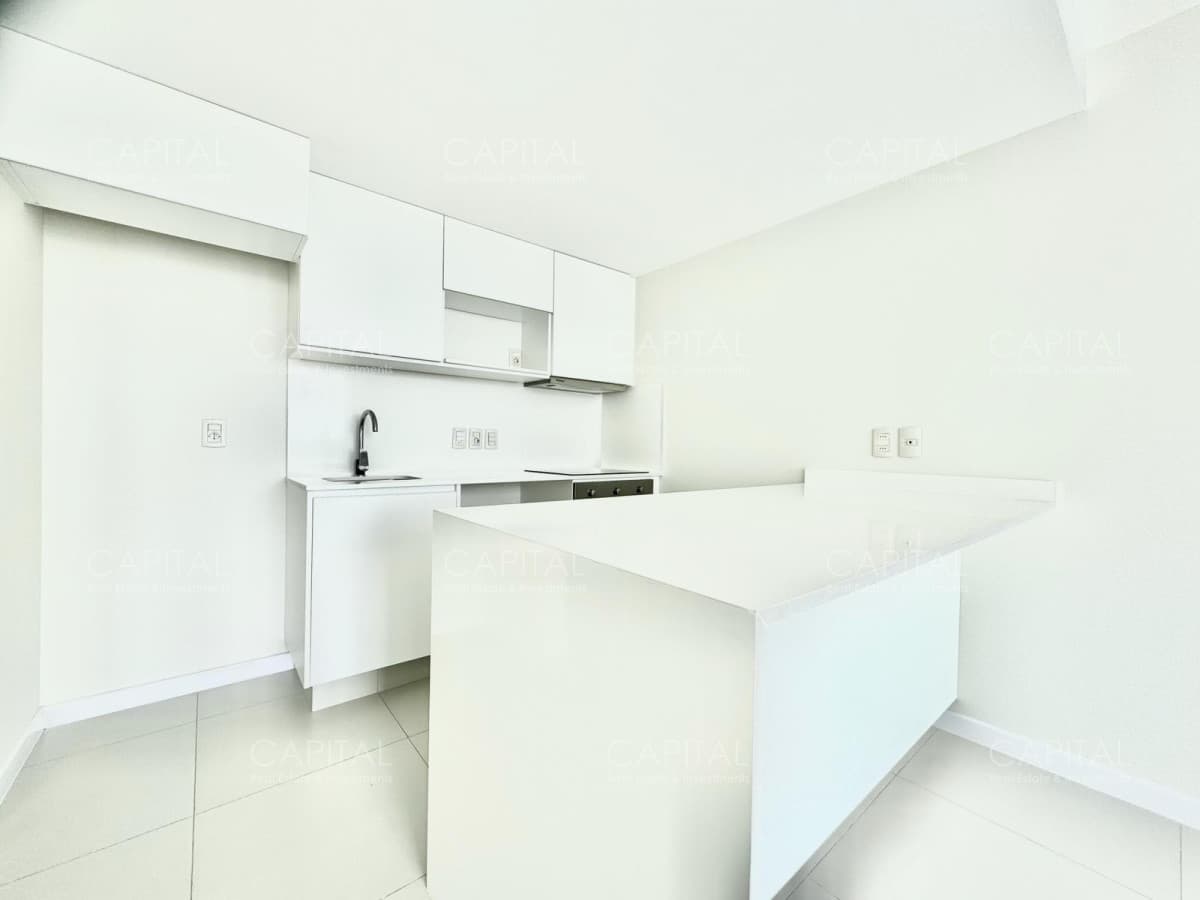 Saint Honore de un dormitorio, apartamento frente al mar en Playa Mansa en Venta
