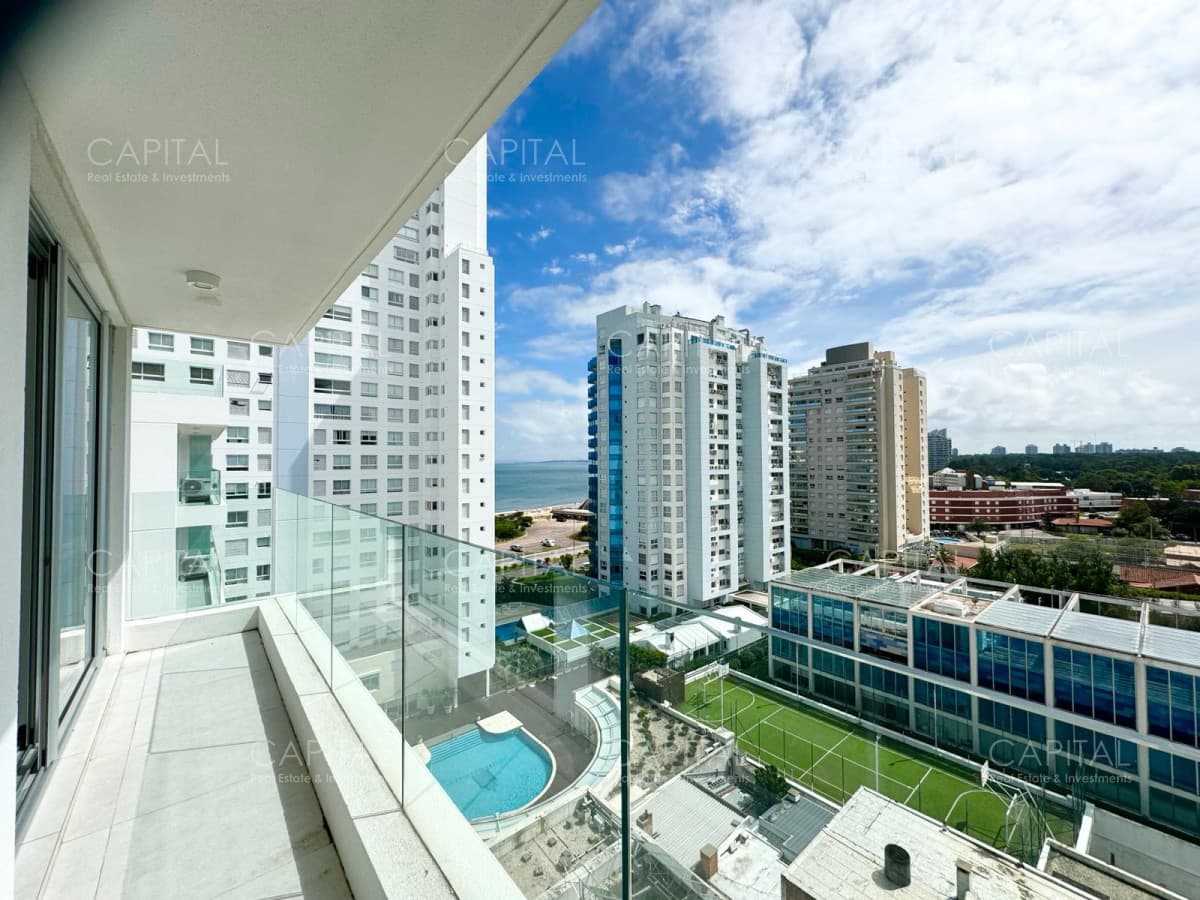 Saint Honore de un dormitorio, apartamento frente al mar en Playa Mansa en Venta