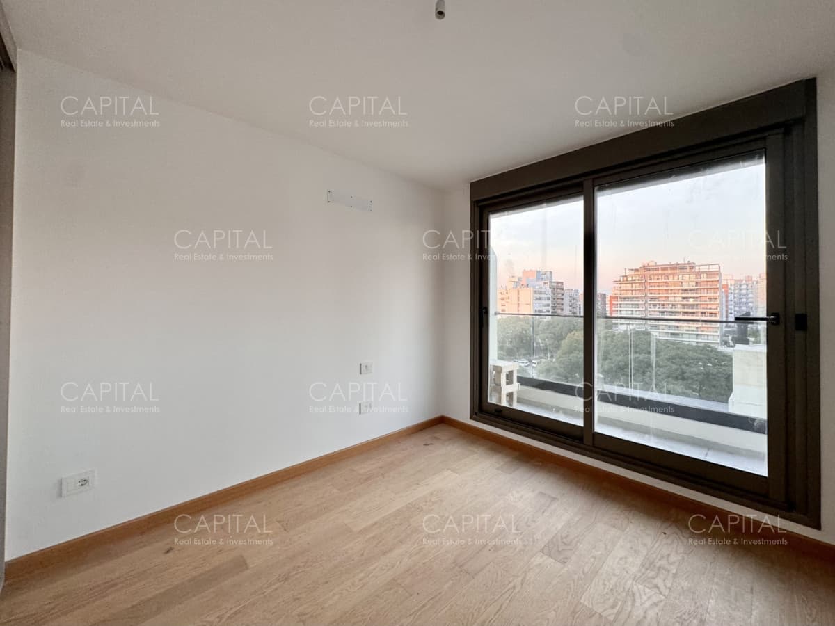 Apartamento de un dormitorio con parrillero propio y vista al mar en Parque Rodo