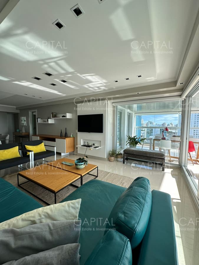 Apartamento en Venta de Tres Dormitorios en Playa Mansa Punta del  Este