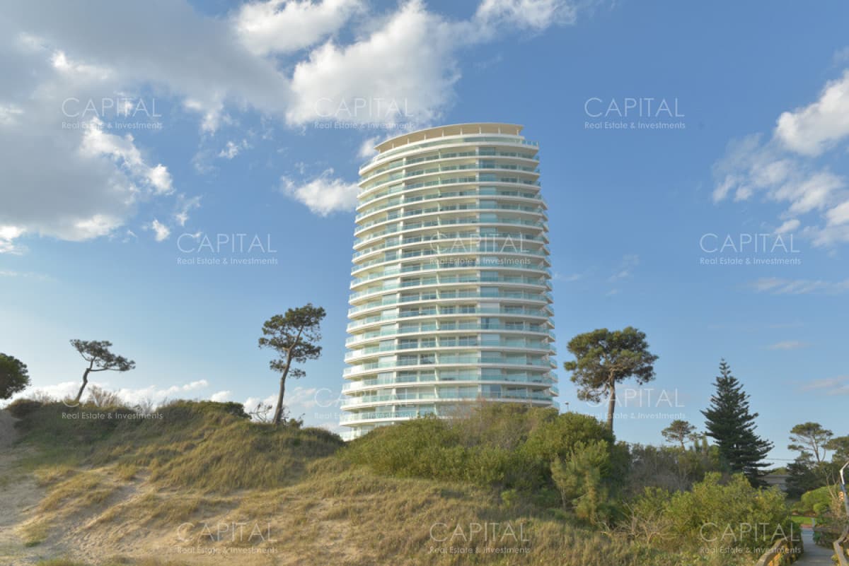 Paramount Tower Penthouse en Venta en Playa Mansa