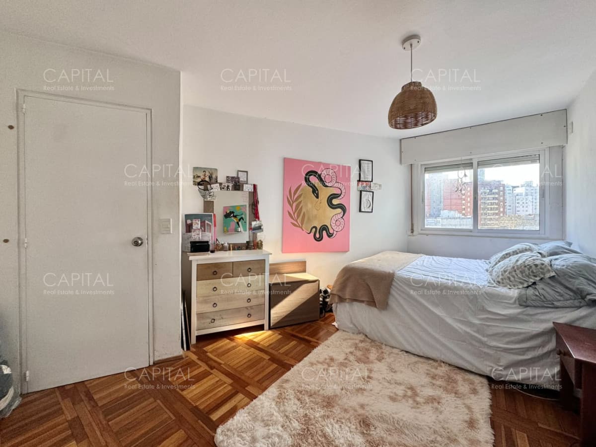 Apartamento de dos dormitorios en venta piso alto en zona Cordón