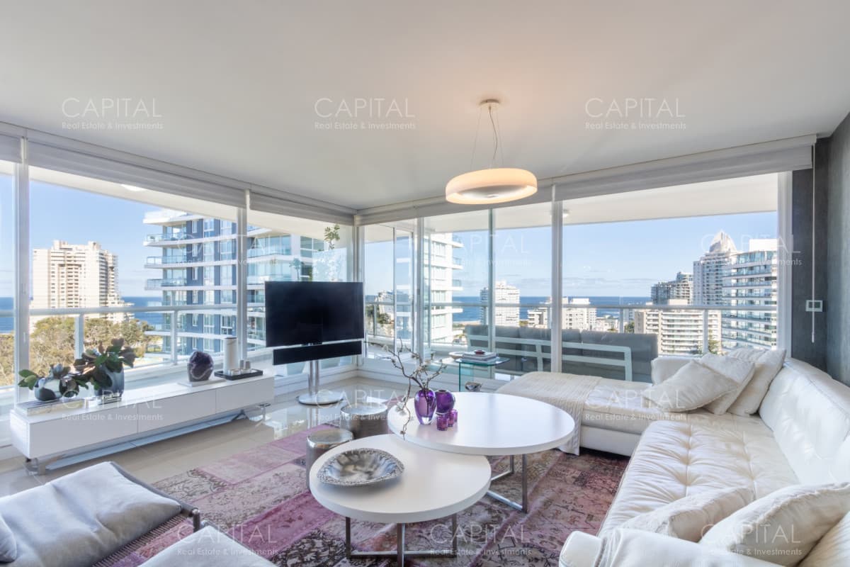 Departamento en Venta en Playa Brava con espectacular vista