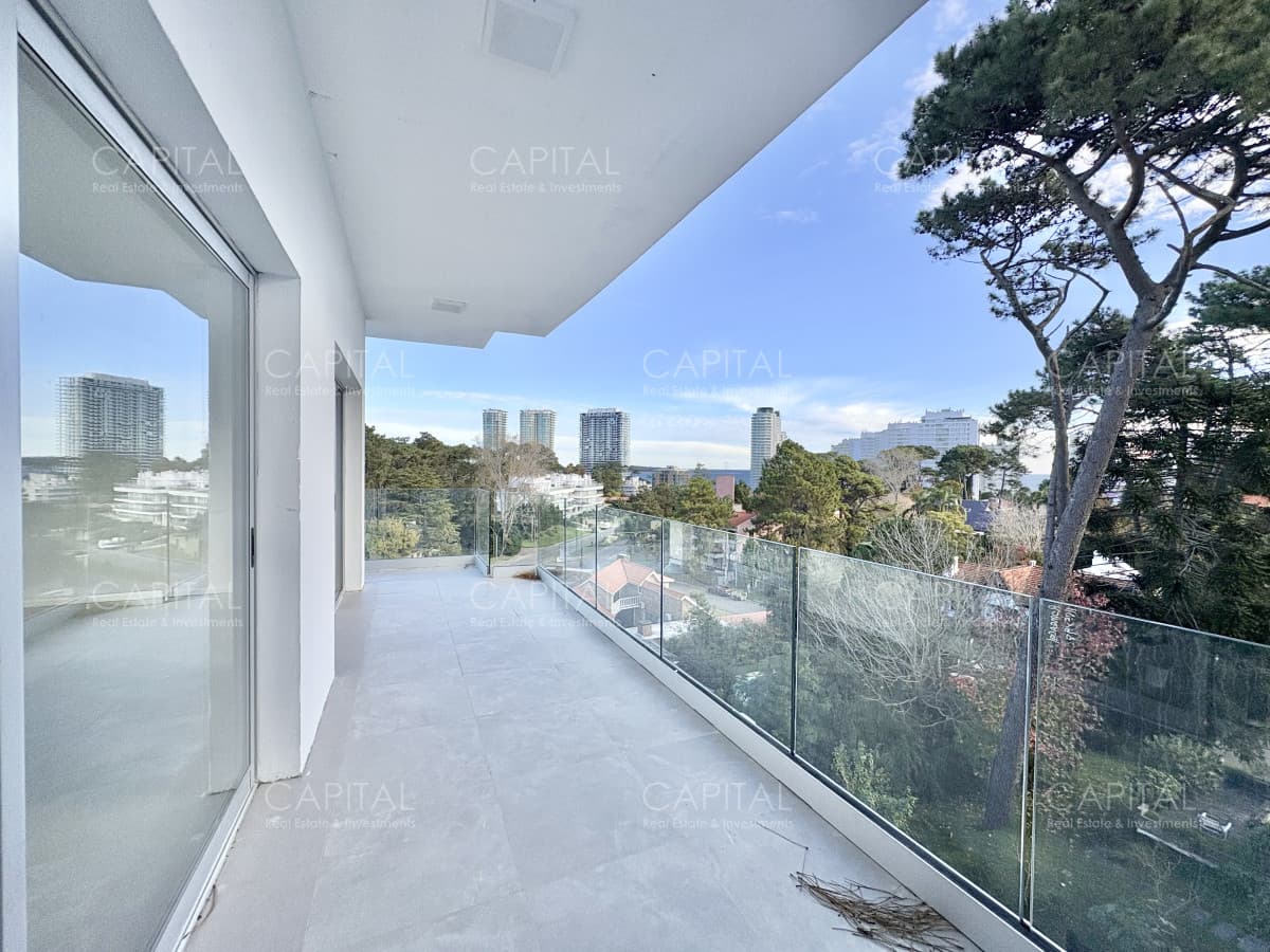 Apartamento monoambiente en venta en playa mansa con vista al mar