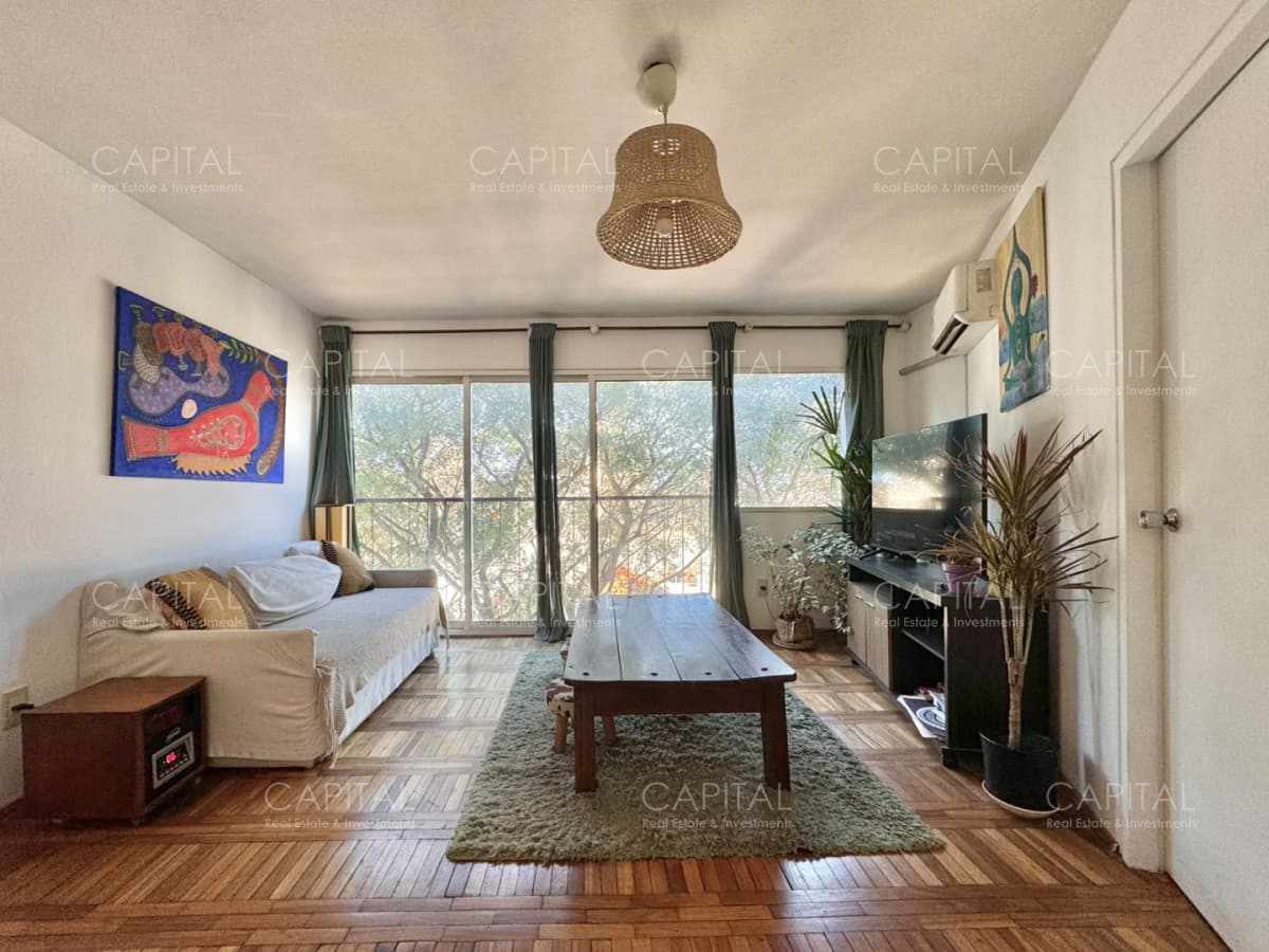 Apartamento de dos dormitorios en venta piso alto en zona Cordón