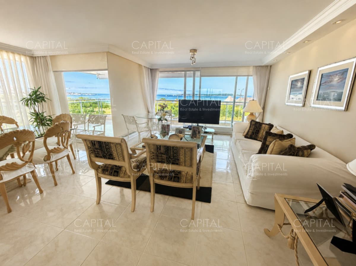 Coral Tower esquinero en venta