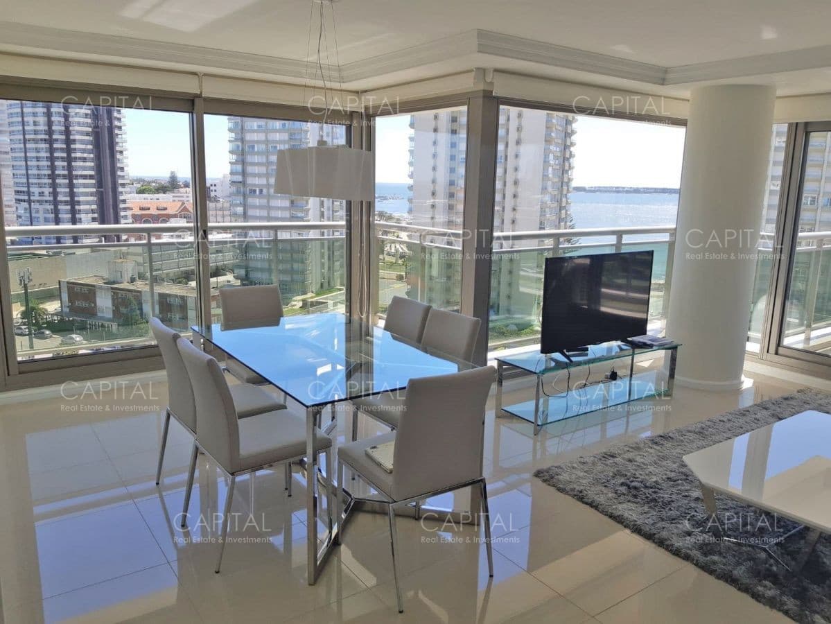 Apartamento de dos dormitorios en venta en Imperiale.