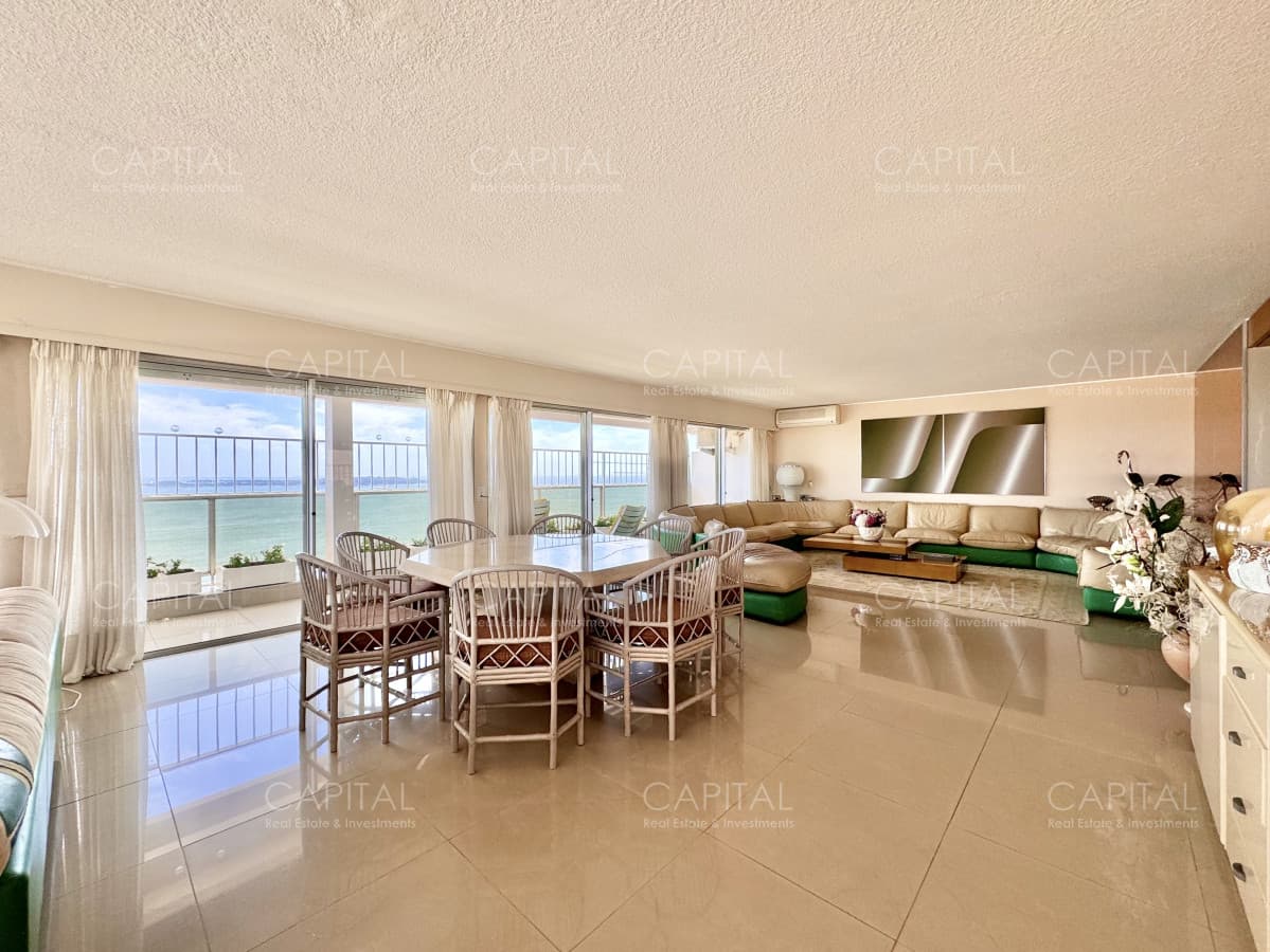 Penthouse Duplex en venta Playa Mansa Punta del Este.