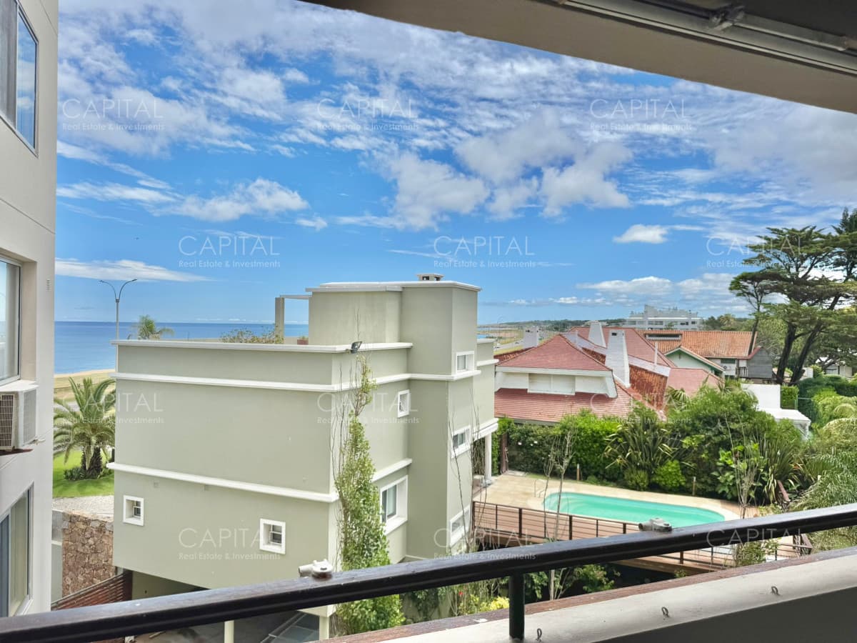 Apartamento en Venta Playa Mansa, Punta del Este Primera Linea