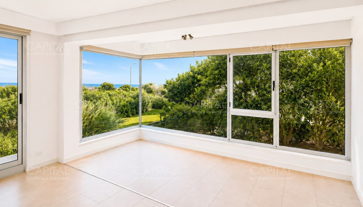 Departamento en Primera línea en Punta del Este,Playa Bravaen Venta