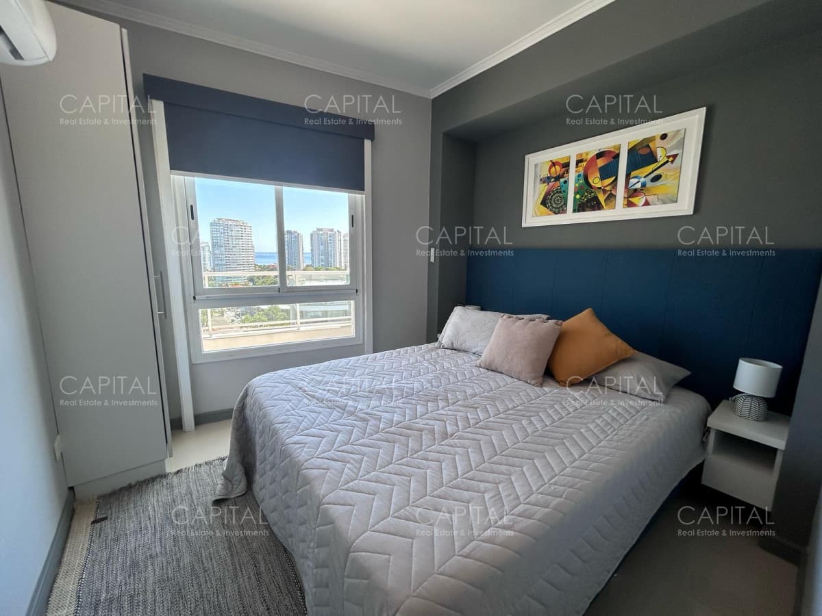 Venta departamento tres dormitorios terraza amplia con parrillero a metros Playa Brava