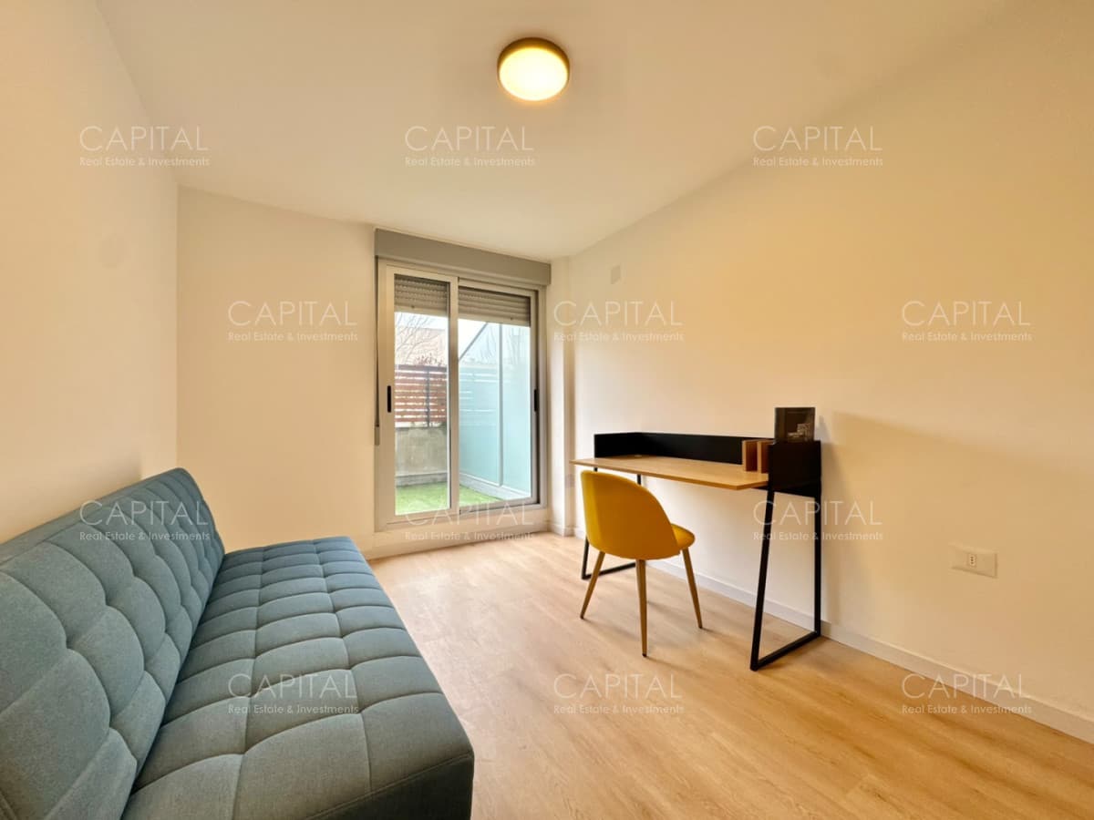 Apartamento en venta de dos dormitorios con patio a pasos de Tres Cruces