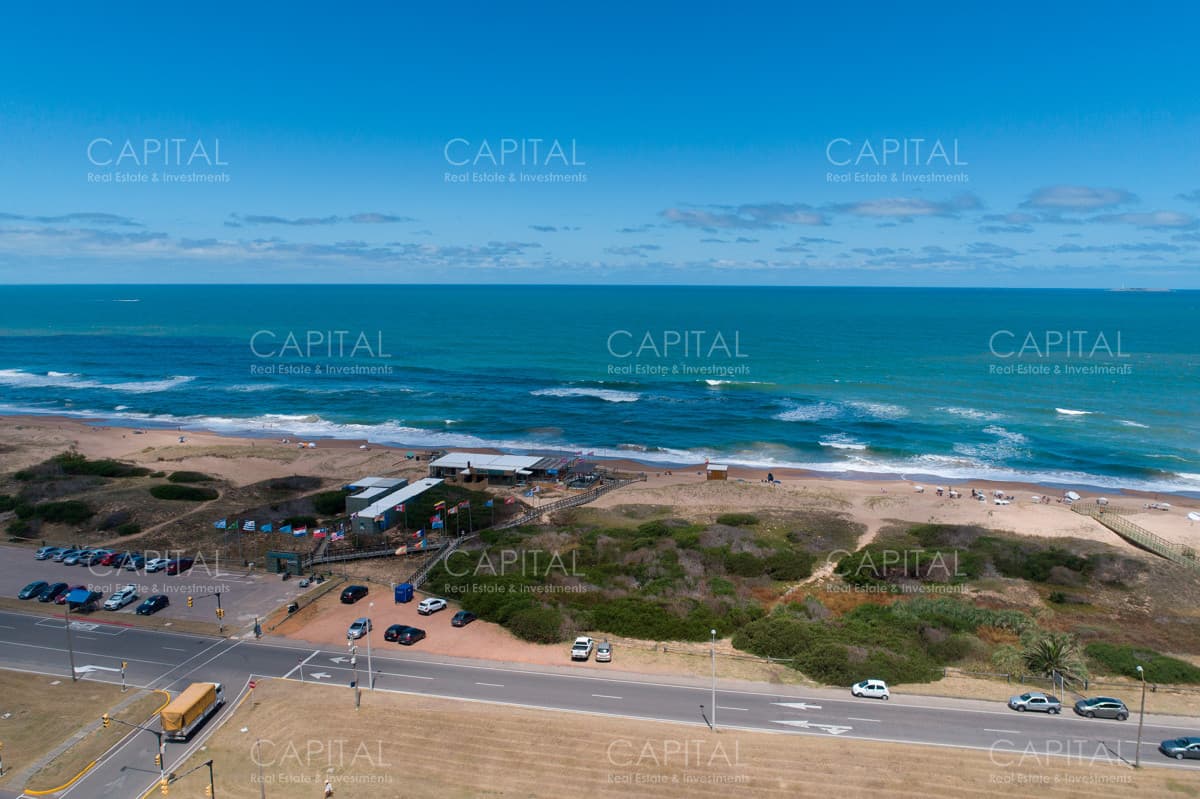 Le Parc IV esquinero piso alto en venta