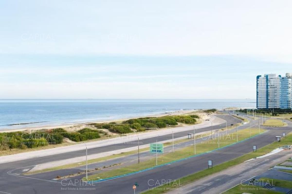 Espectacular Apartamento Torre Tiburon 3 dormitorios + servicio con baño
