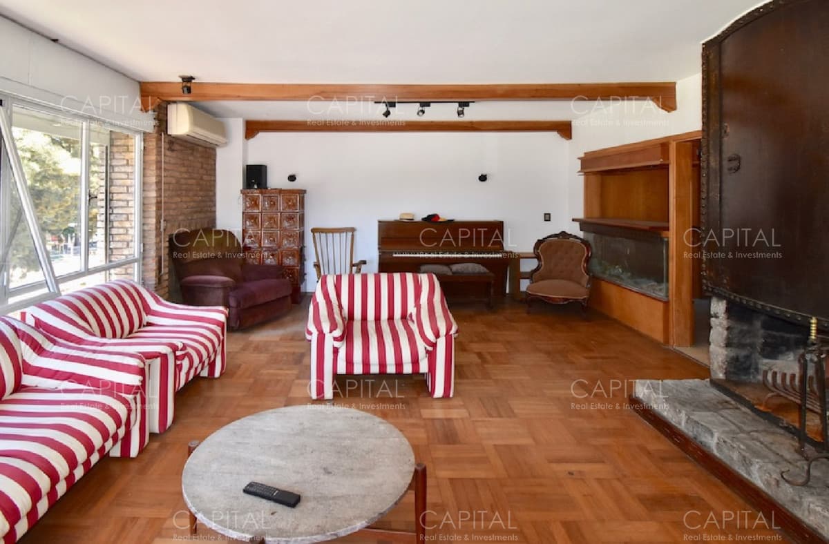 Venta de apartamento de cuatro dormitorios en La Blanqueada Montevideo