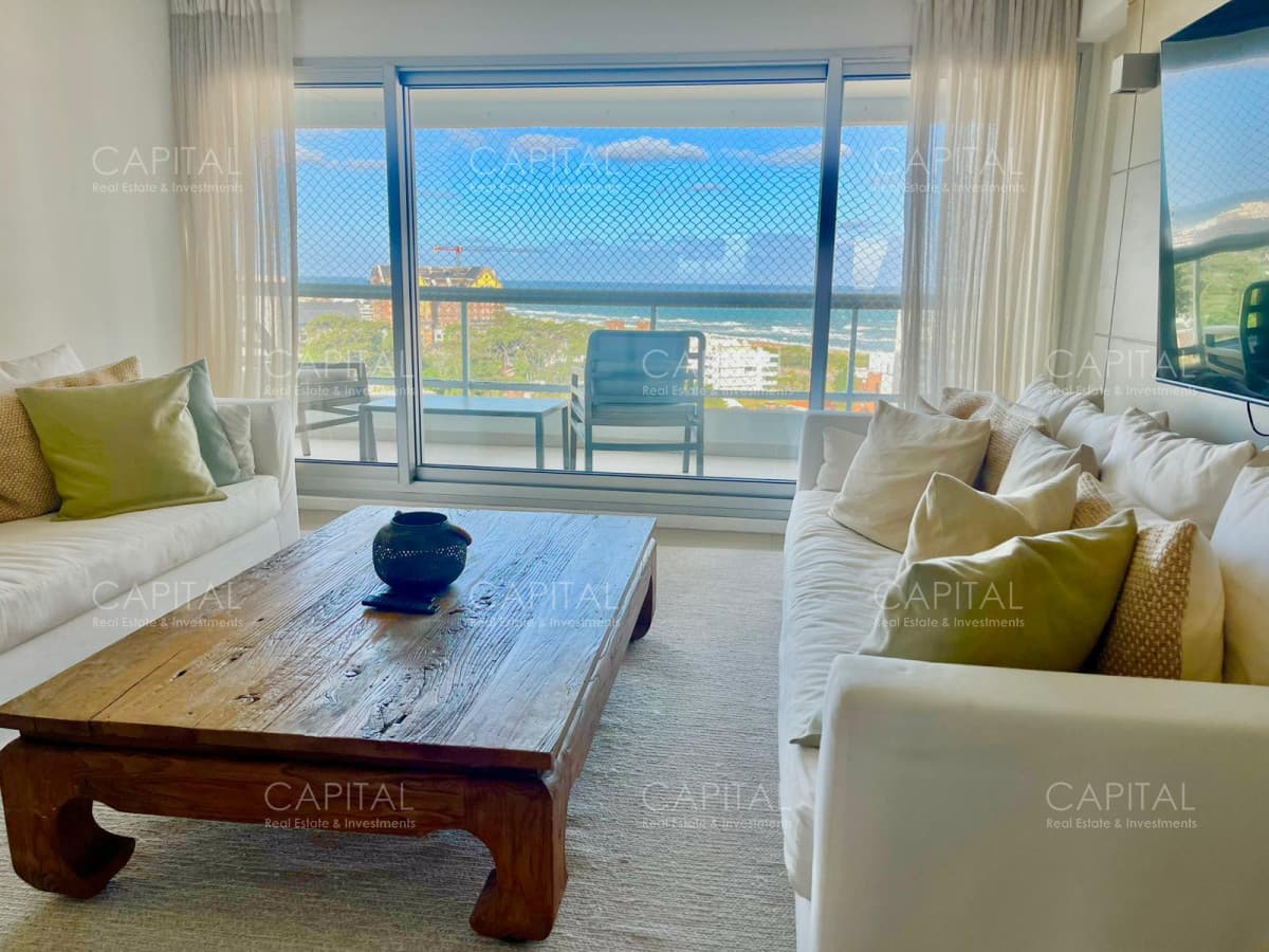 Hermoso apapartamento en zona brava