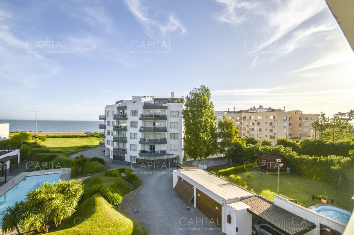 Excelente Apartamento de Tres Dormitorios frente al Mar - Punta Este