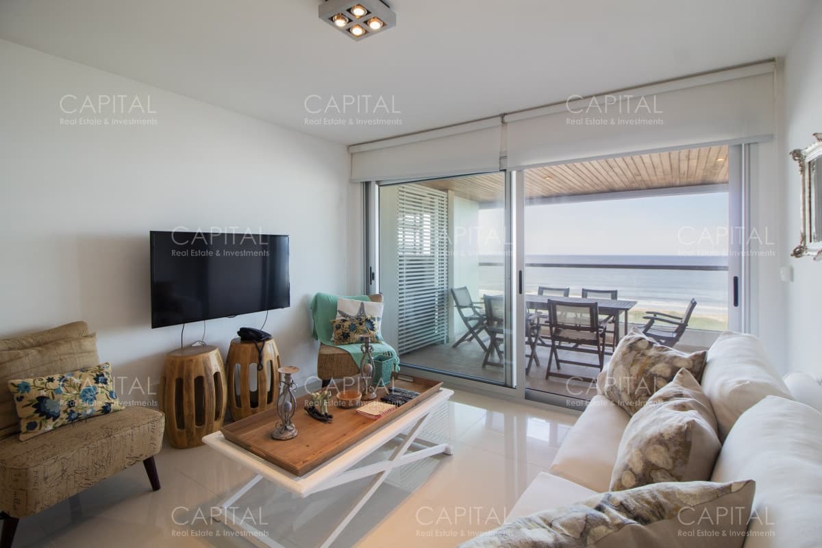 Excelente Apartamento de Tres Dormitorios con Vista a Playa Brava