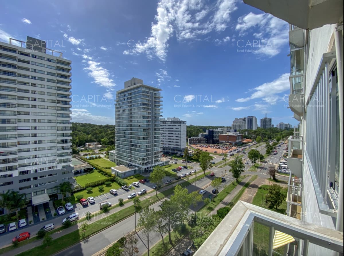Departamento en Venta en Avda. Roosevelt