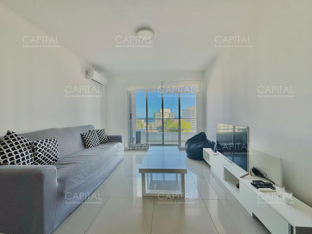 Apartamento en Moon de Tres Dormitorios con Vista al Mar