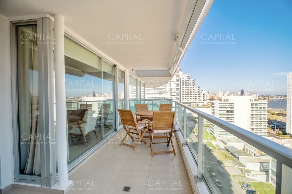 Departamento en venta de 2 dormitorios en Playa Mansa