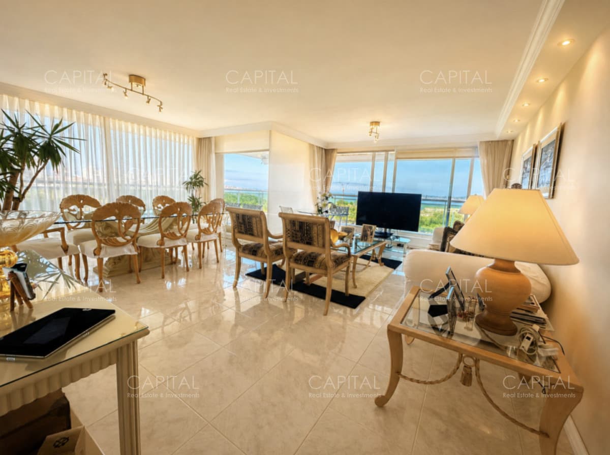 Coral Tower esquinero en venta