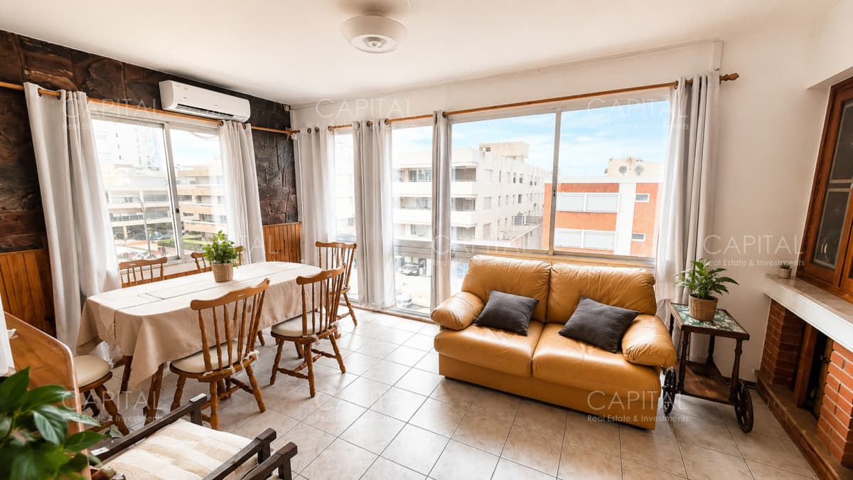 Apartamento de 2 dormitorios en venta en península.