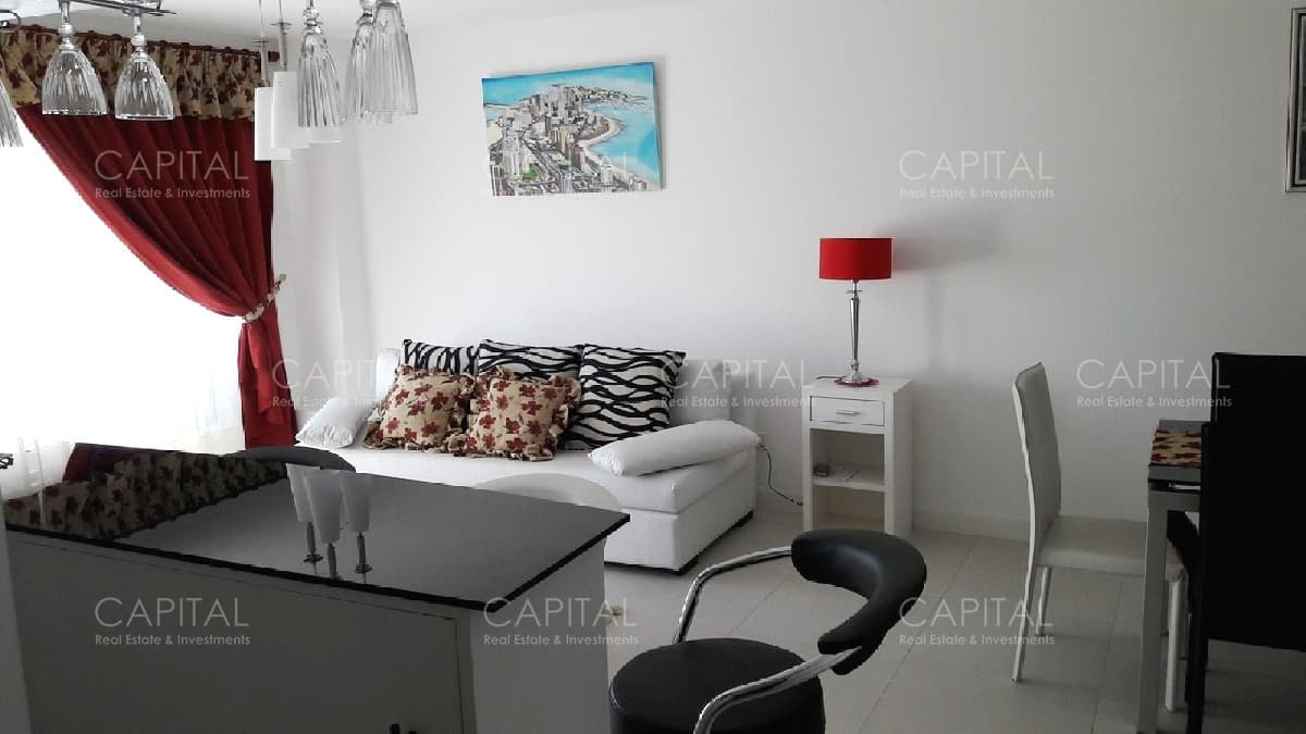 Apartamento de dos dormitorios y dos garaje en venta, Punta del Este.
