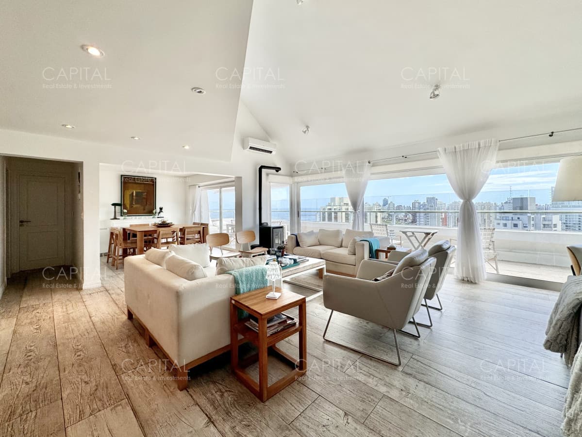 Penthouse Duplex Playa Brava Punta del Este en Venta tres suites