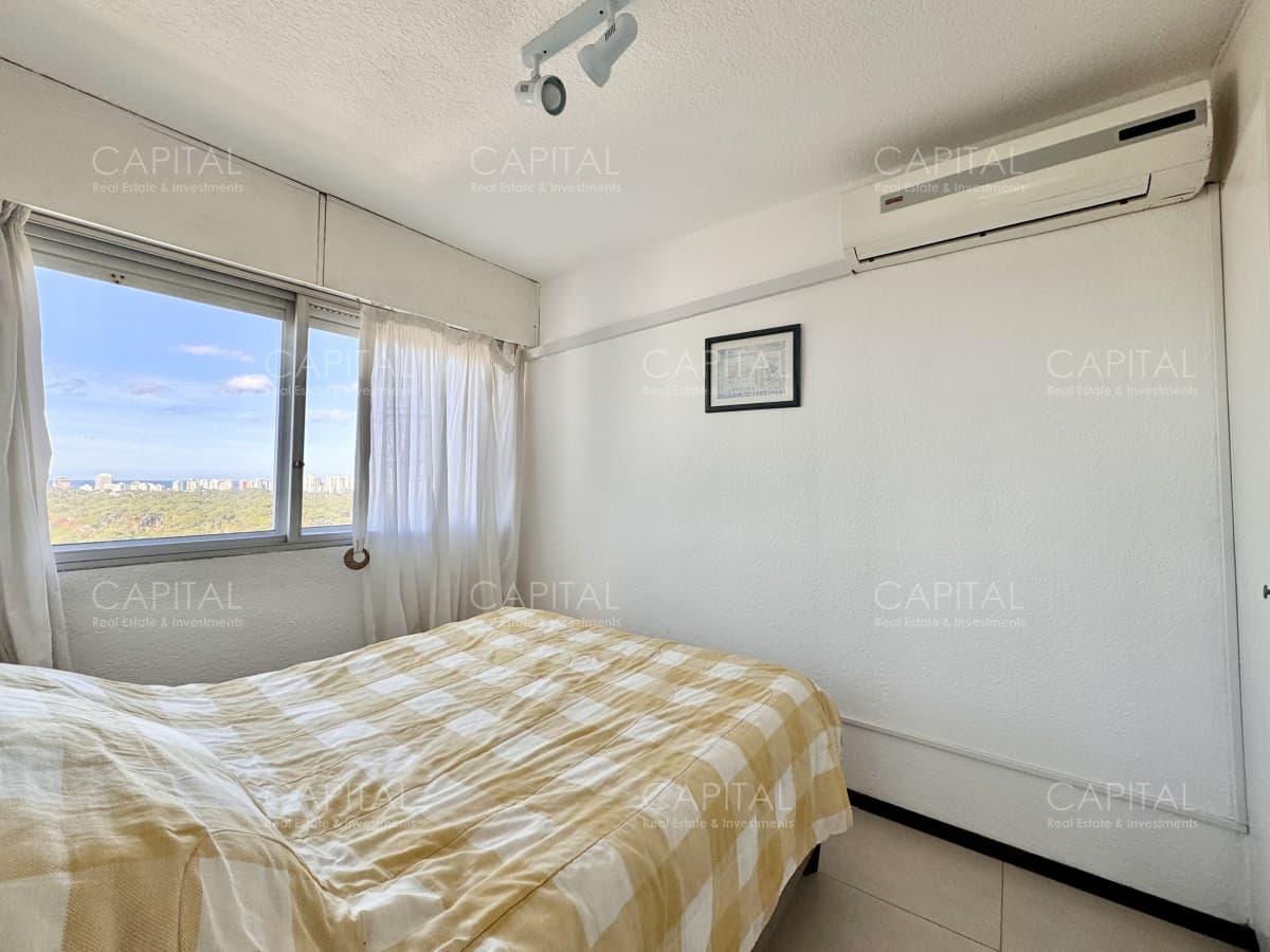 Apartamento En Venta en Punta del Este Avda. Roosevelt Reciclado