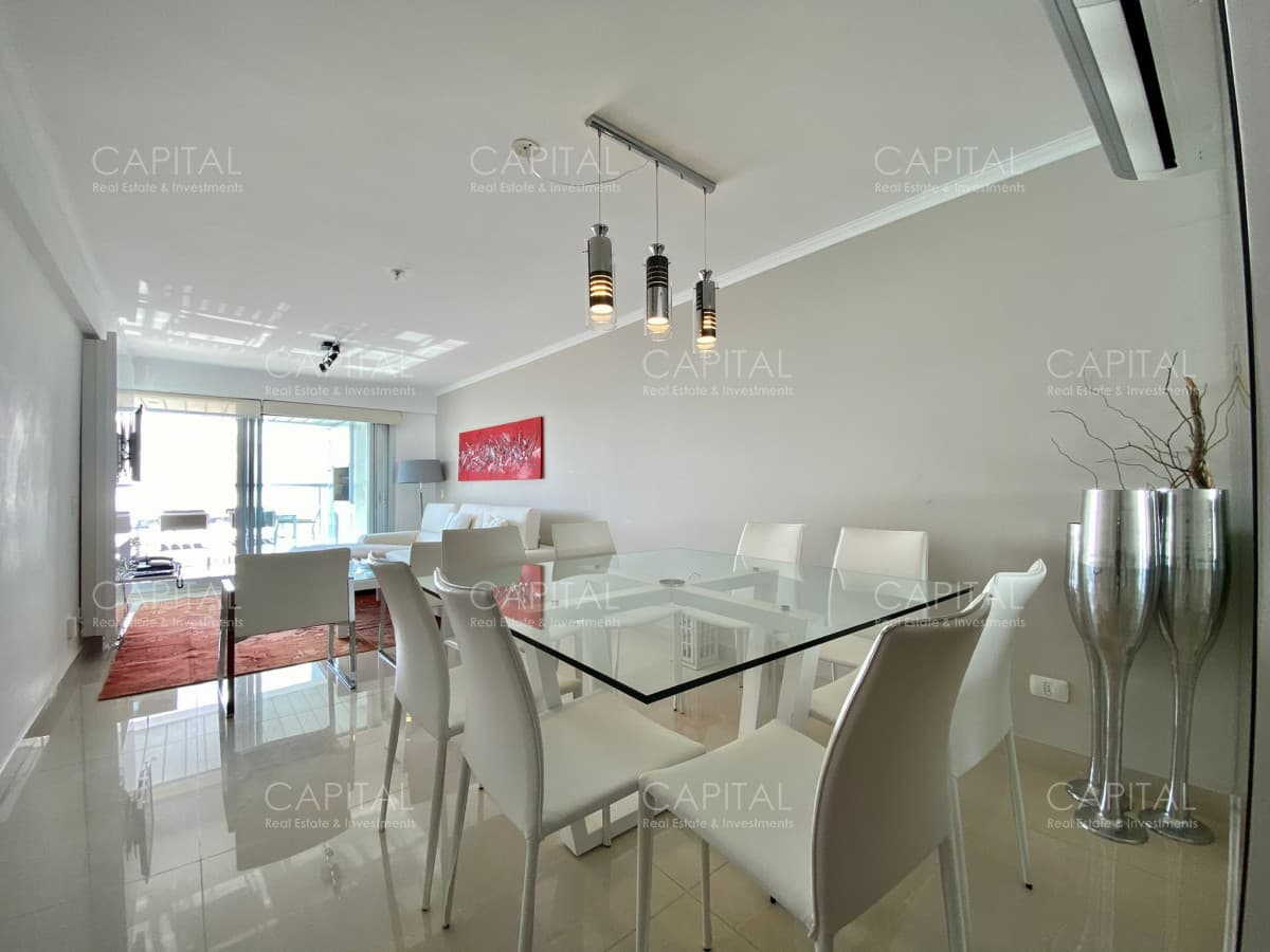 Departamento en Alquiler y Venta en Playa Mansa Punta del Este