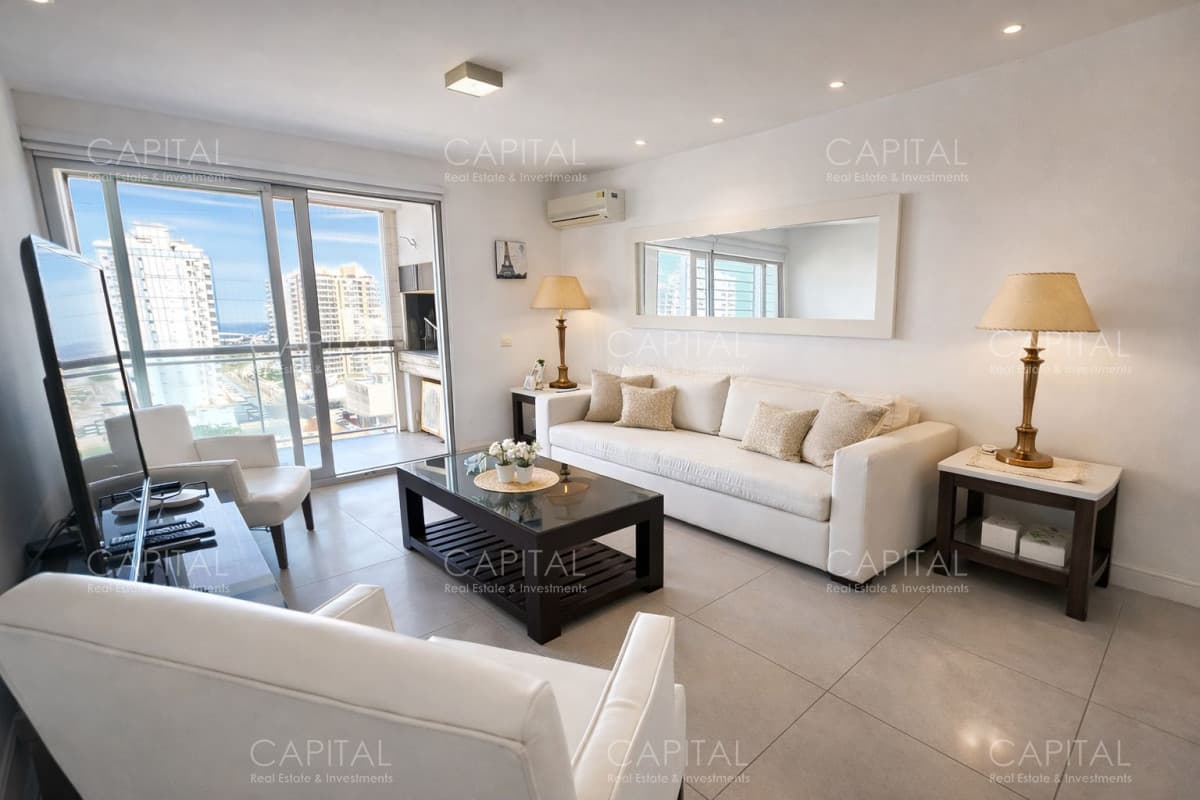 Apartamento en venta  a dos cuadras del mar con parrillero propio