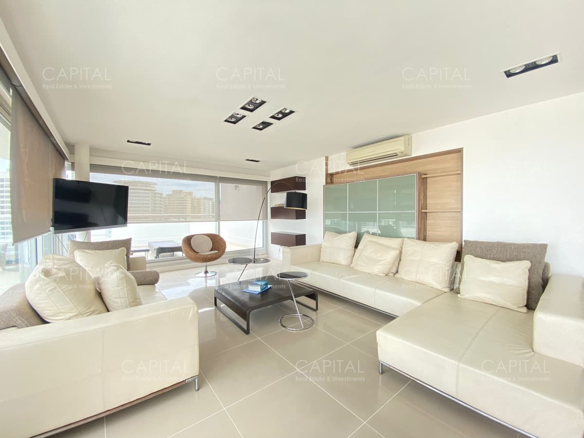 Penthouse en playa brava 3 suites y dependencia en Quartier del Mar