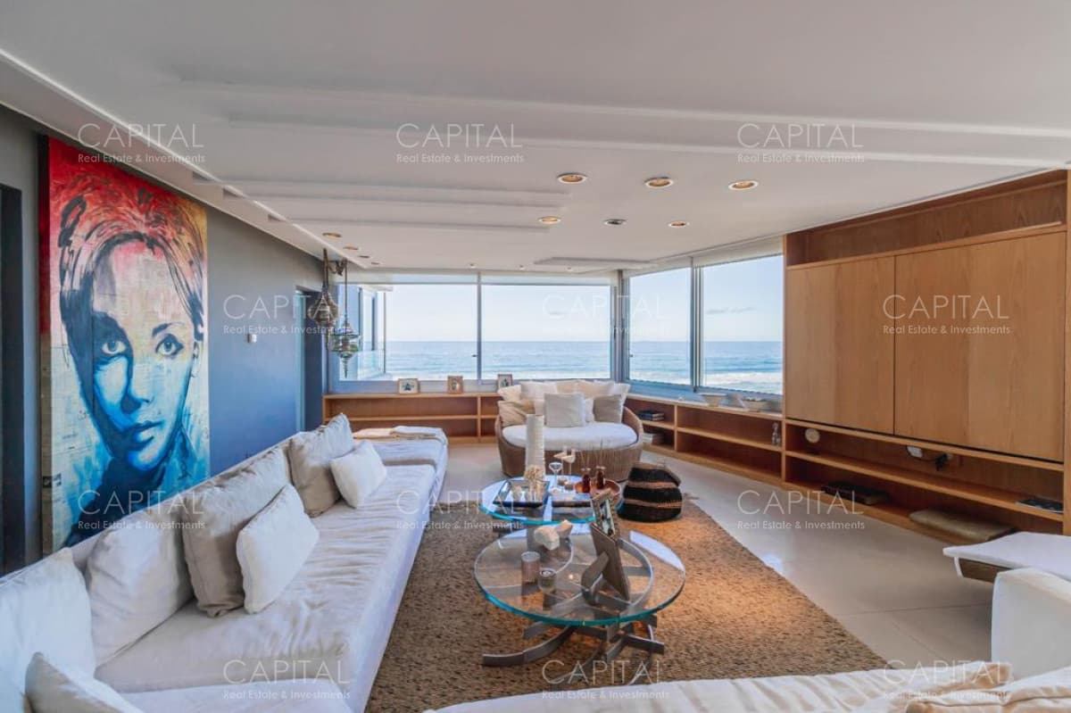 Apartamento primera fila en Tiburón Tres de tres dormitorios y dependencia de servicio en venta
