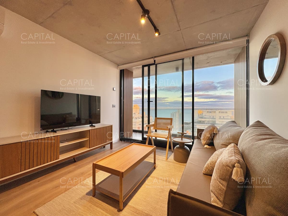 Apartamento en Torres del Este de un dormitorio y un baño en venta