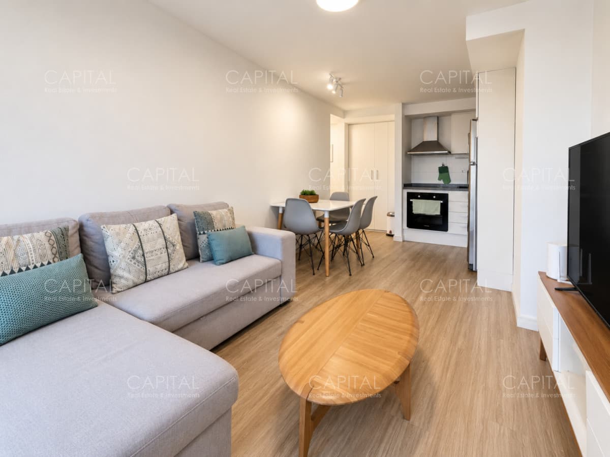 Apartamento de dos dormitorios en venta en Playa Brava, Punta del Este.
