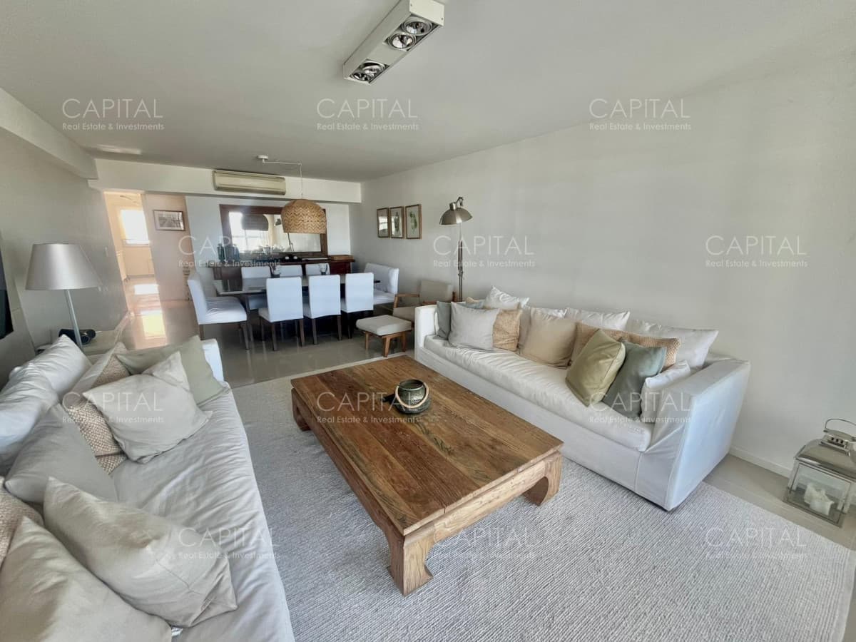 Hermoso apapartamento en zona brava