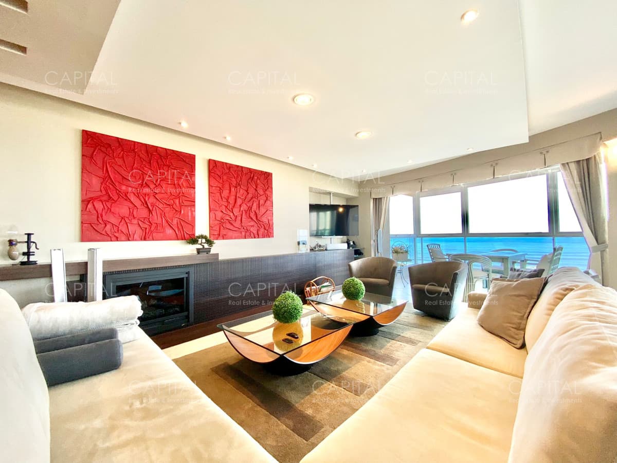 Apartamento de Tres dormitorios con Vista al Mar en Venta en Playa Brava