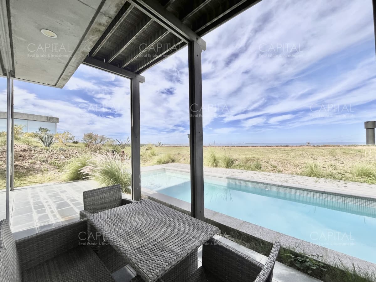 Apartamento de 3 Dormitorios con piscina propia y vista al mar