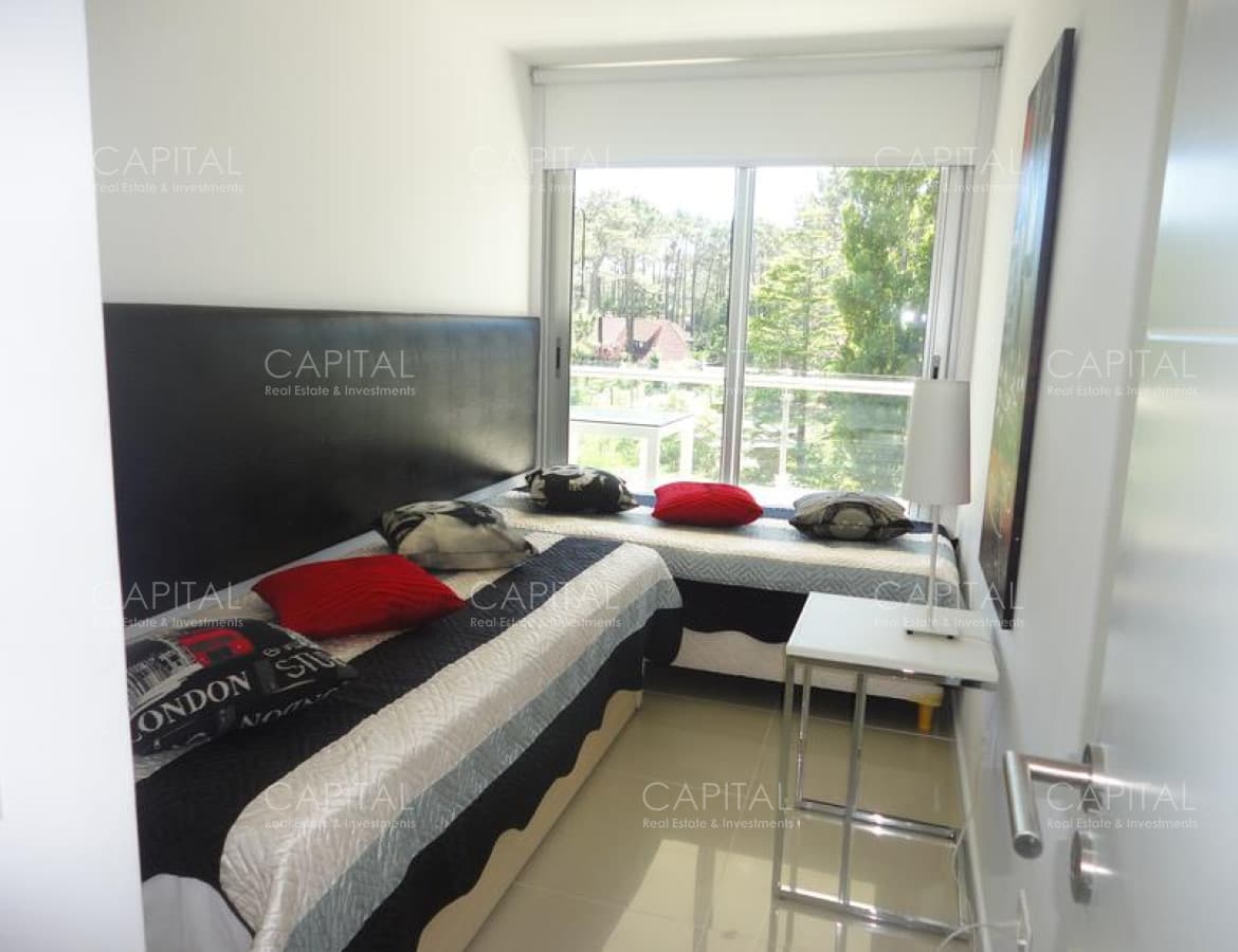 Moderno apartamento de 2 dormitorios en la Brava con muy buenos servicios!