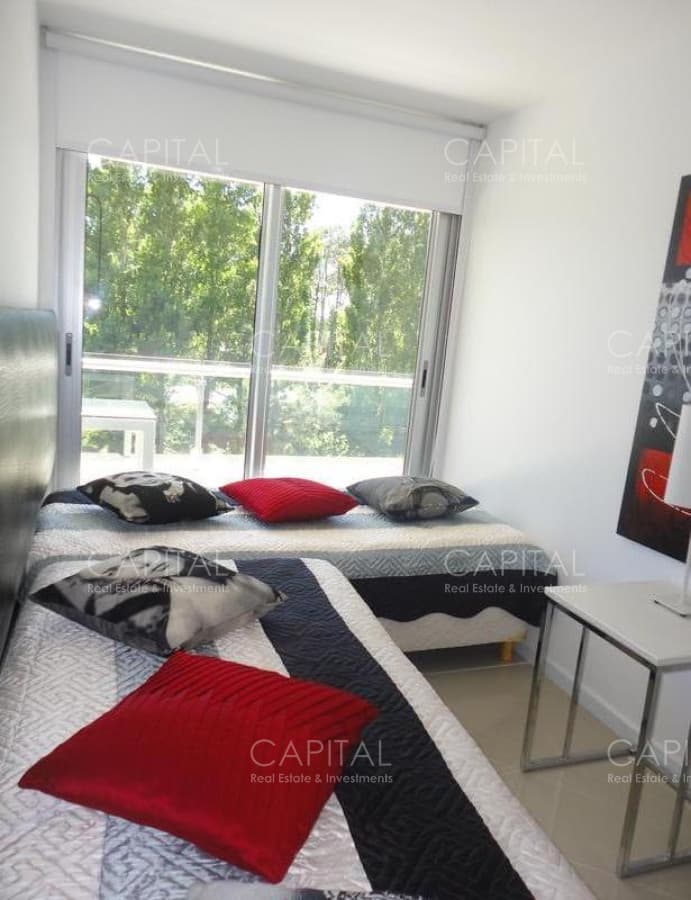 Moderno apartamento de 2 dormitorios en la Brava con muy buenos servicios!
