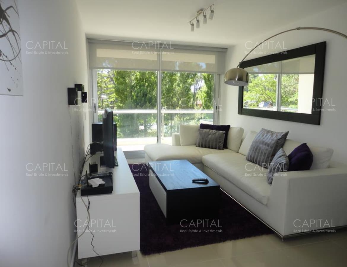 Moderno apartamento de 2 dormitorios en la Brava con muy buenos servicios!