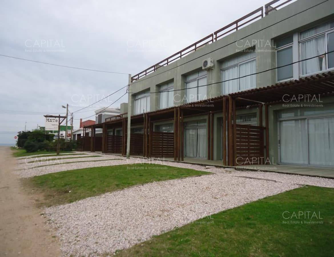 Apto en venta  de un dormitorio y parrillero propio - Manantiales - Bikini Beach
