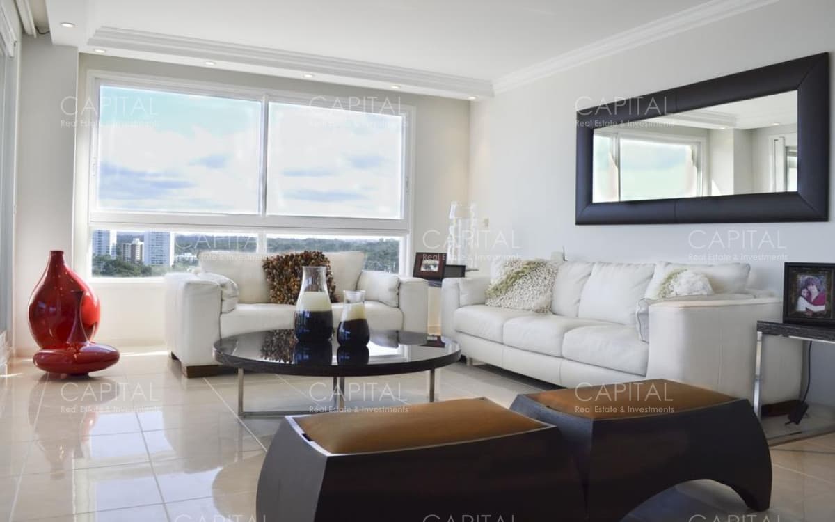 Apartamento esquinero en Le Jardin Punta del Este - Tres dormitorios en suite más dependencia de servicio con baño